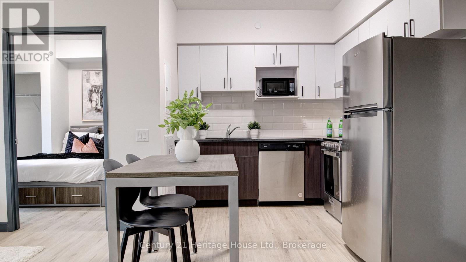 305 - 298 Hemlock Street, Waterloo, Ontario  N2L 0K8 - Photo 18 - X12986536