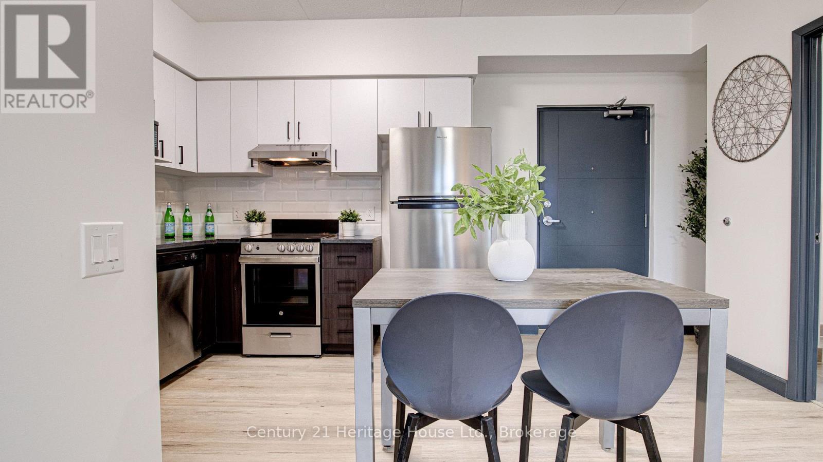 305 - 298 Hemlock Street, Waterloo, Ontario  N2L 0K8 - Photo 8 - X12986536