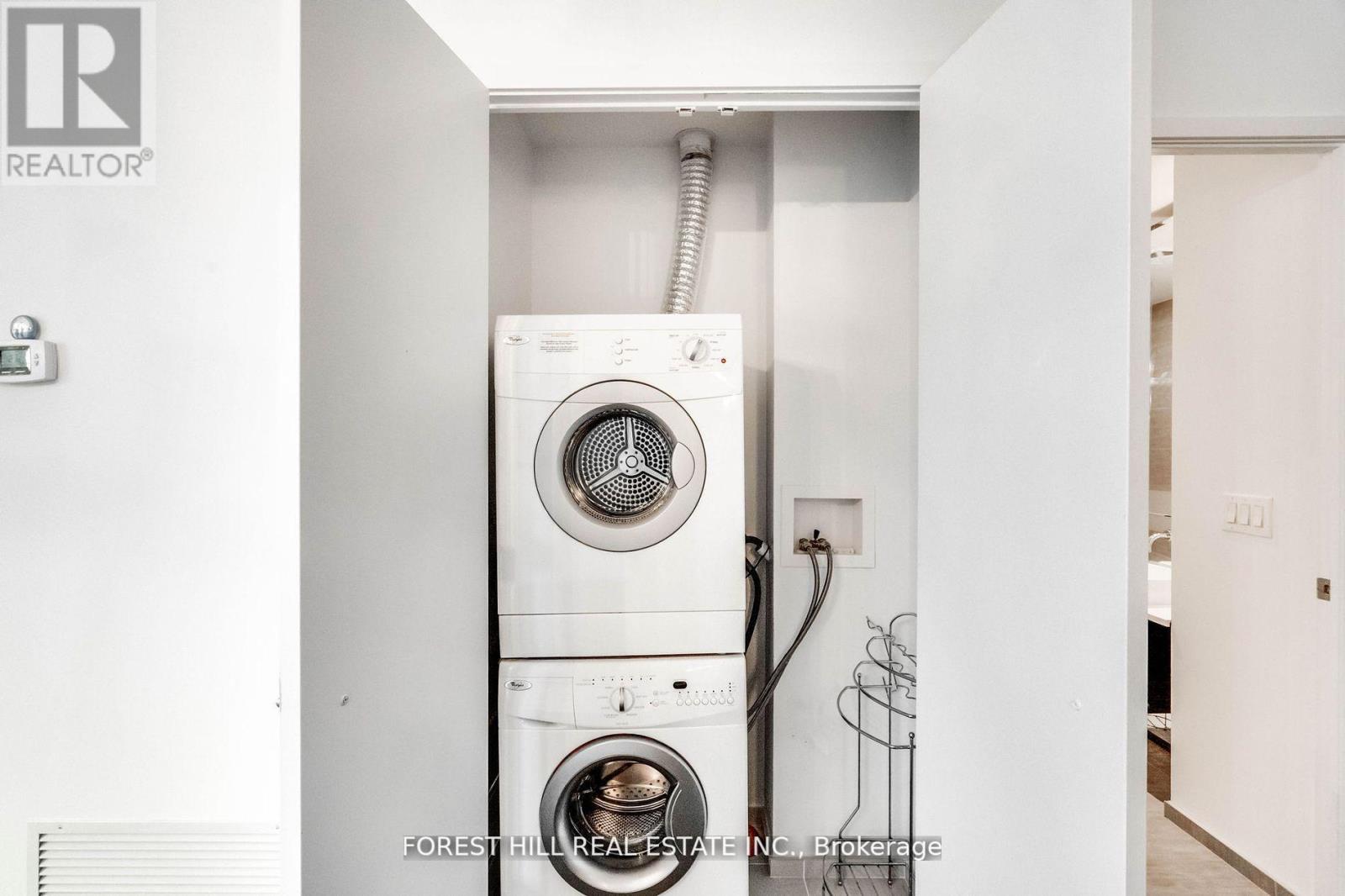 1301 - 8 Charlotte Street, Toronto, Ontario  M5V 0K4 - Photo 16 - C12986548