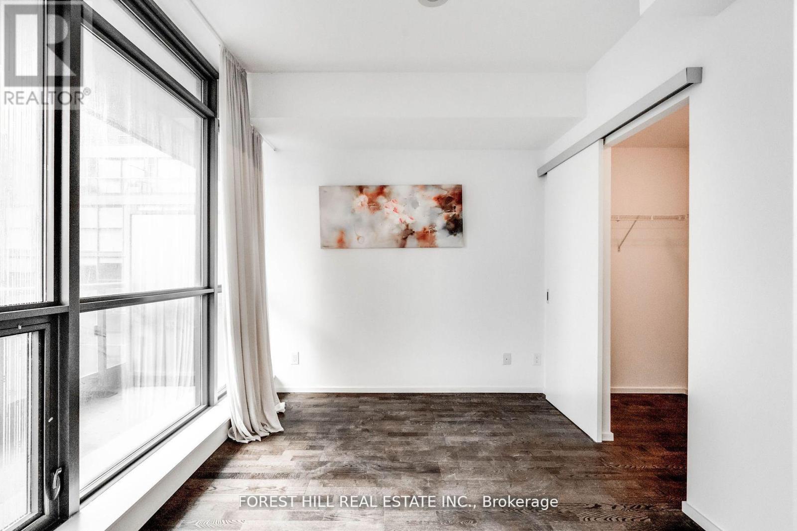 1301 - 8 Charlotte Street, Toronto, Ontario  M5V 0K4 - Photo 8 - C12986548