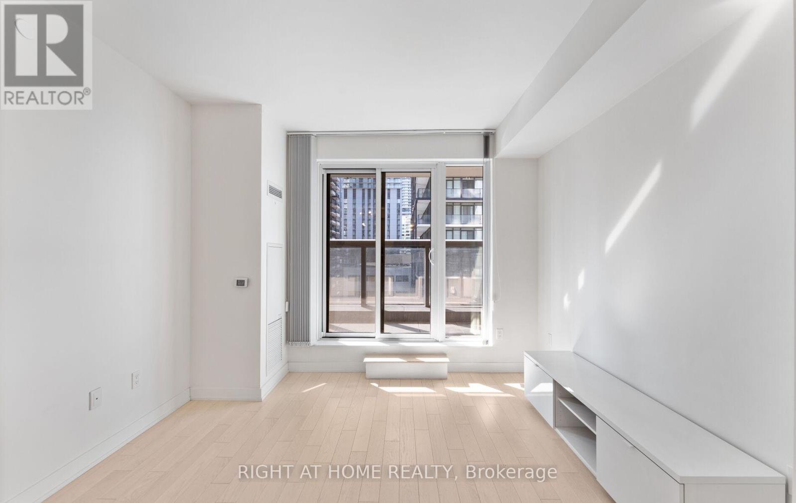 1501 - 330 Richmond Street W, Toronto, Ontario M5V 1X2 - Photo 11 - C12986570