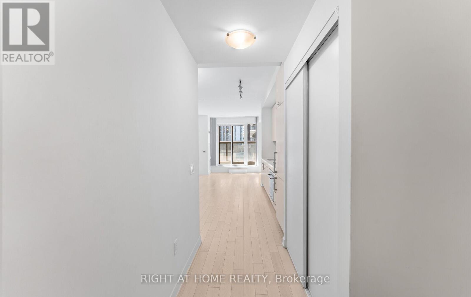 1501 - 330 Richmond Street W, Toronto, Ontario M5V 1X2 - Photo 6 - C12986570