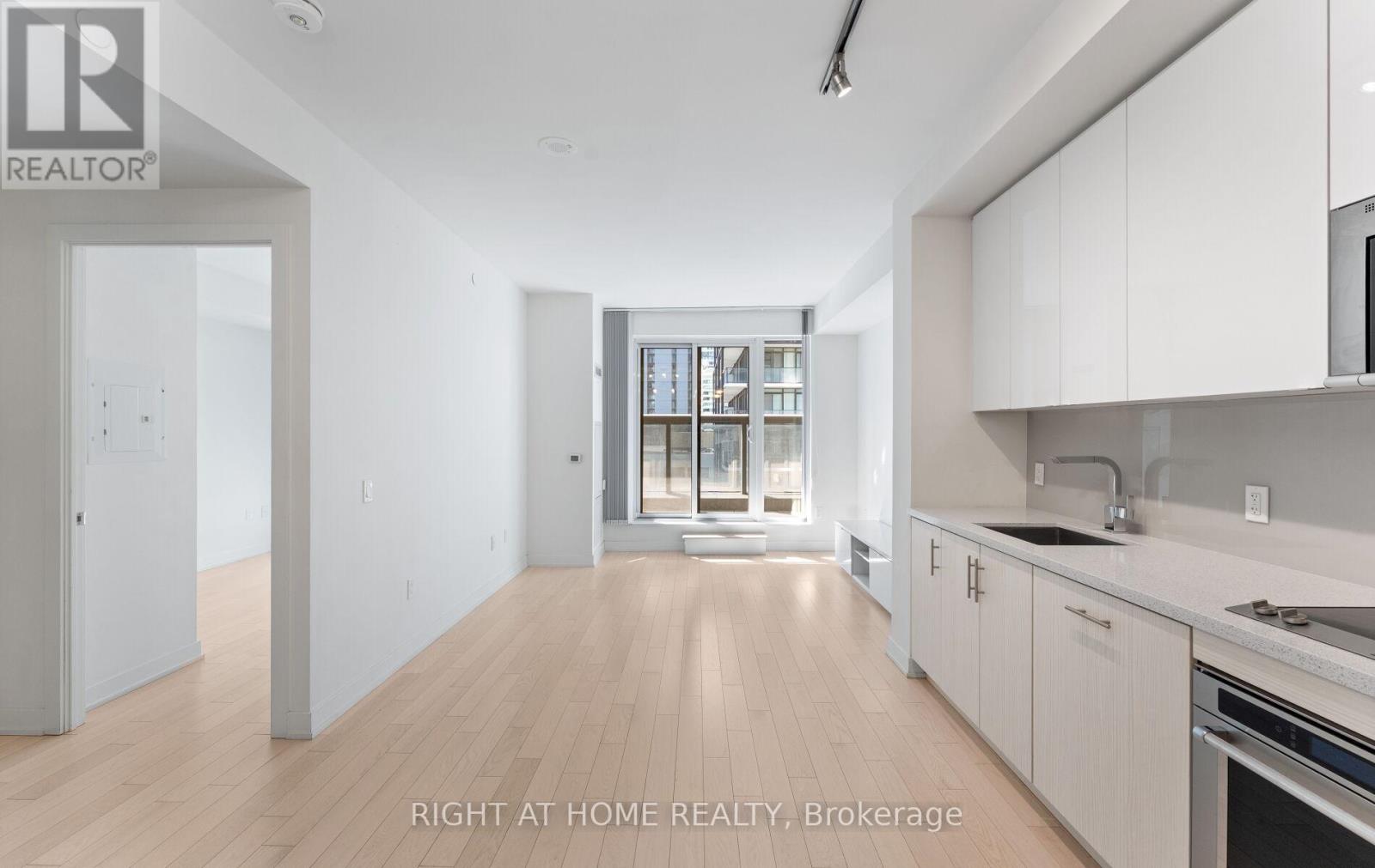 1501 - 330 Richmond Street W, Toronto, Ontario M5V 1X2 - Photo 8 - C12986570