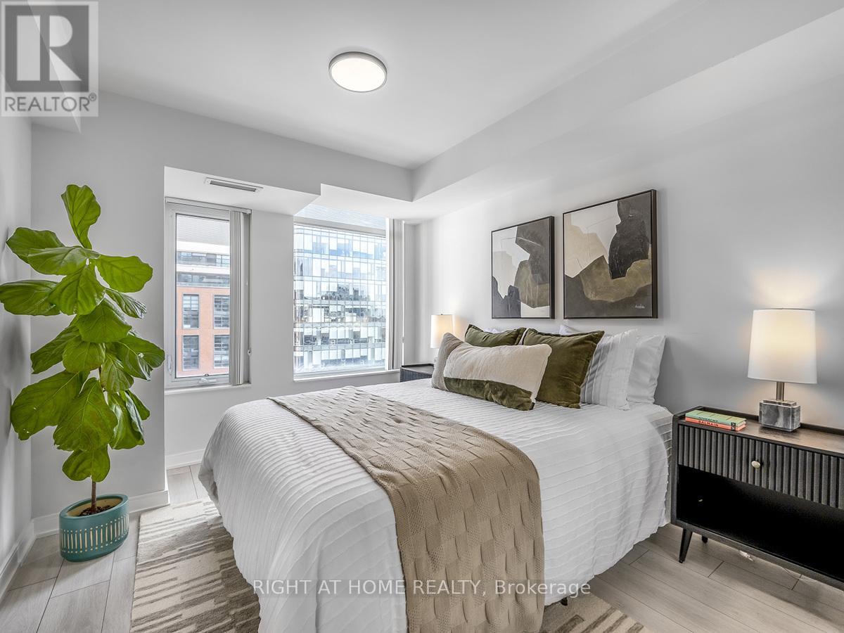 1622 - 525 Adelaide Street W, Toronto, Ontario  M5V 0N7 - Photo 8 - C12986572