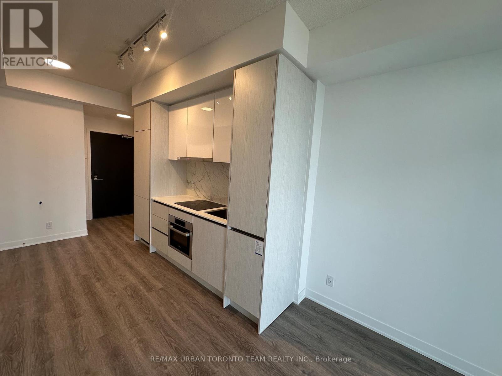 4216 - 180 Front Street E, Toronto, Ontario M5A 0A9 - Photo 4 - C12986586