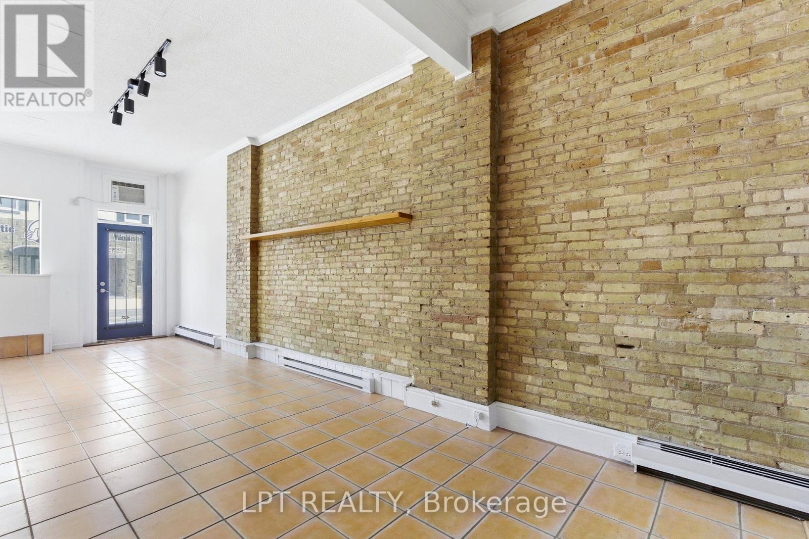 423 Main Street S, South Huron, Ontario  N0M 1S2 - Photo 7 - X12986522