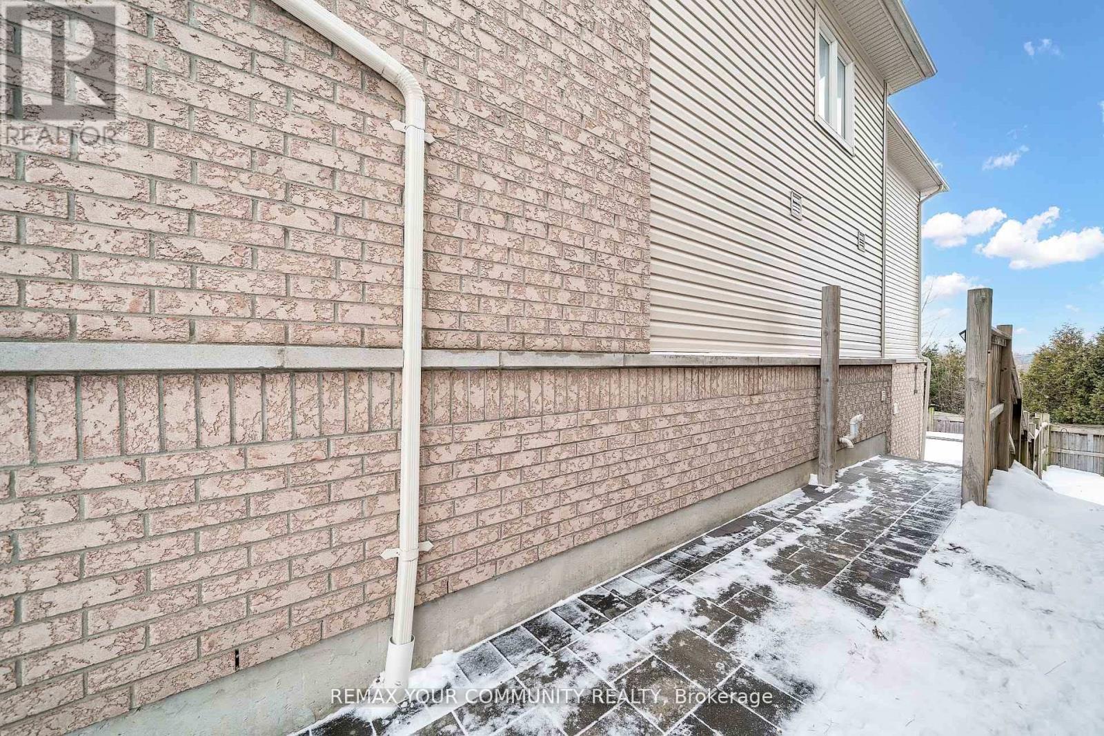 17 Adanac Drive, Whitby, Ontario  L1N 0J4 - Photo 22 - E12986578