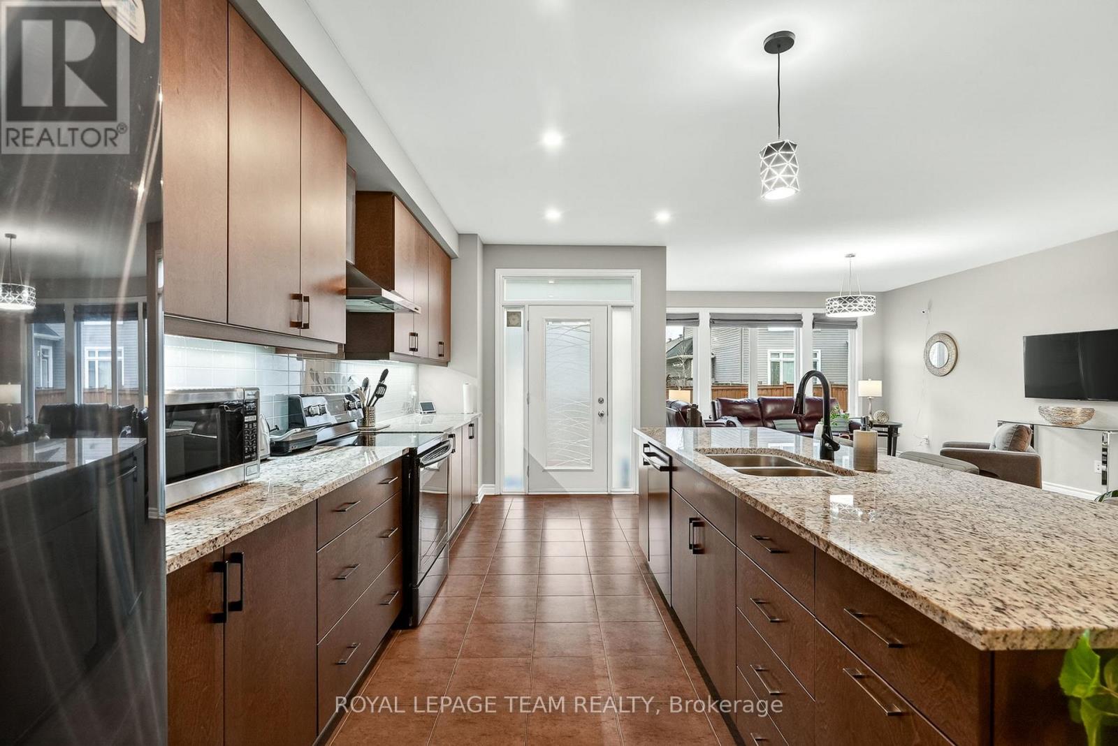 216 Helen Rapp Way, Ottawa, Ontario  K1T 0P6 - Photo 10 - X12986558