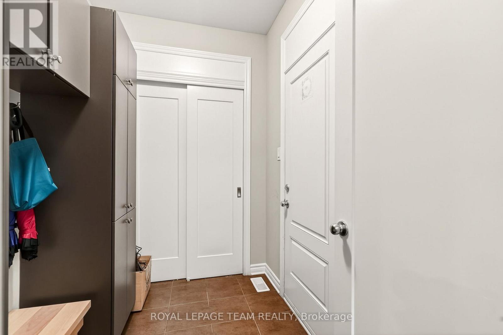 216 Helen Rapp Way, Ottawa, Ontario  K1T 0P6 - Photo 17 - X12986558