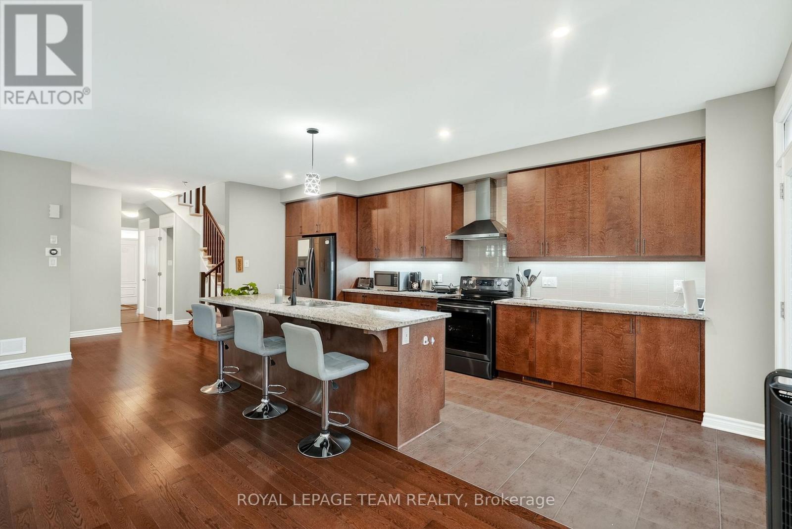 216 Helen Rapp Way, Ottawa, Ontario  K1T 0P6 - Photo 7 - X12986558