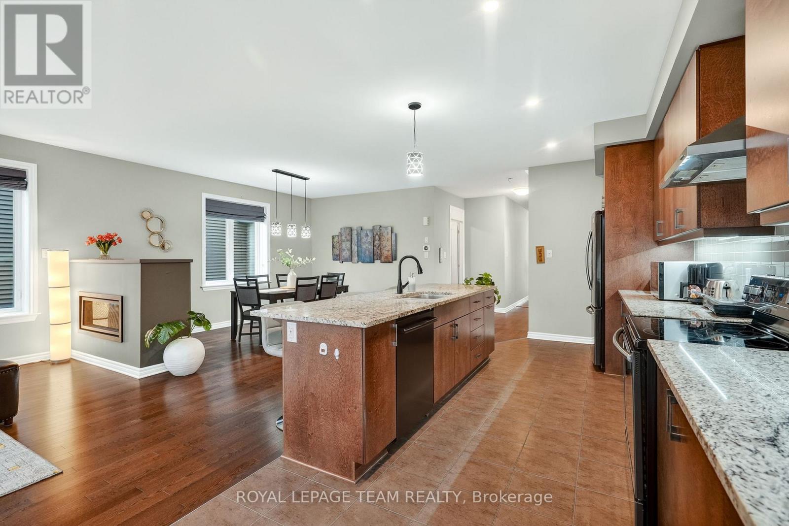 216 Helen Rapp Way, Ottawa, Ontario  K1T 0P6 - Photo 9 - X12986558