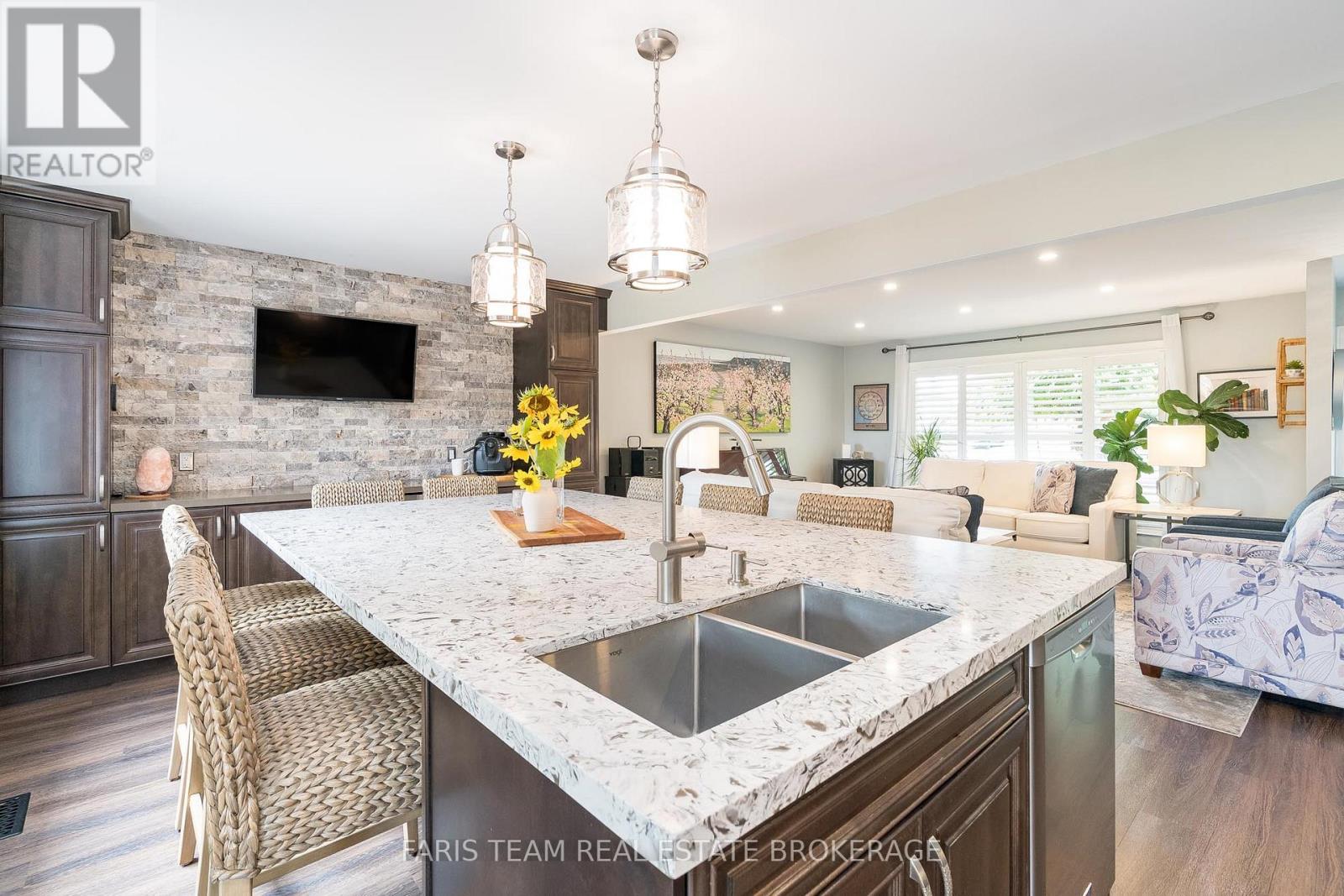 2032 Chantler Street, Innisfil, Ontario  L9S 1B5 - Photo 9 - N12986538