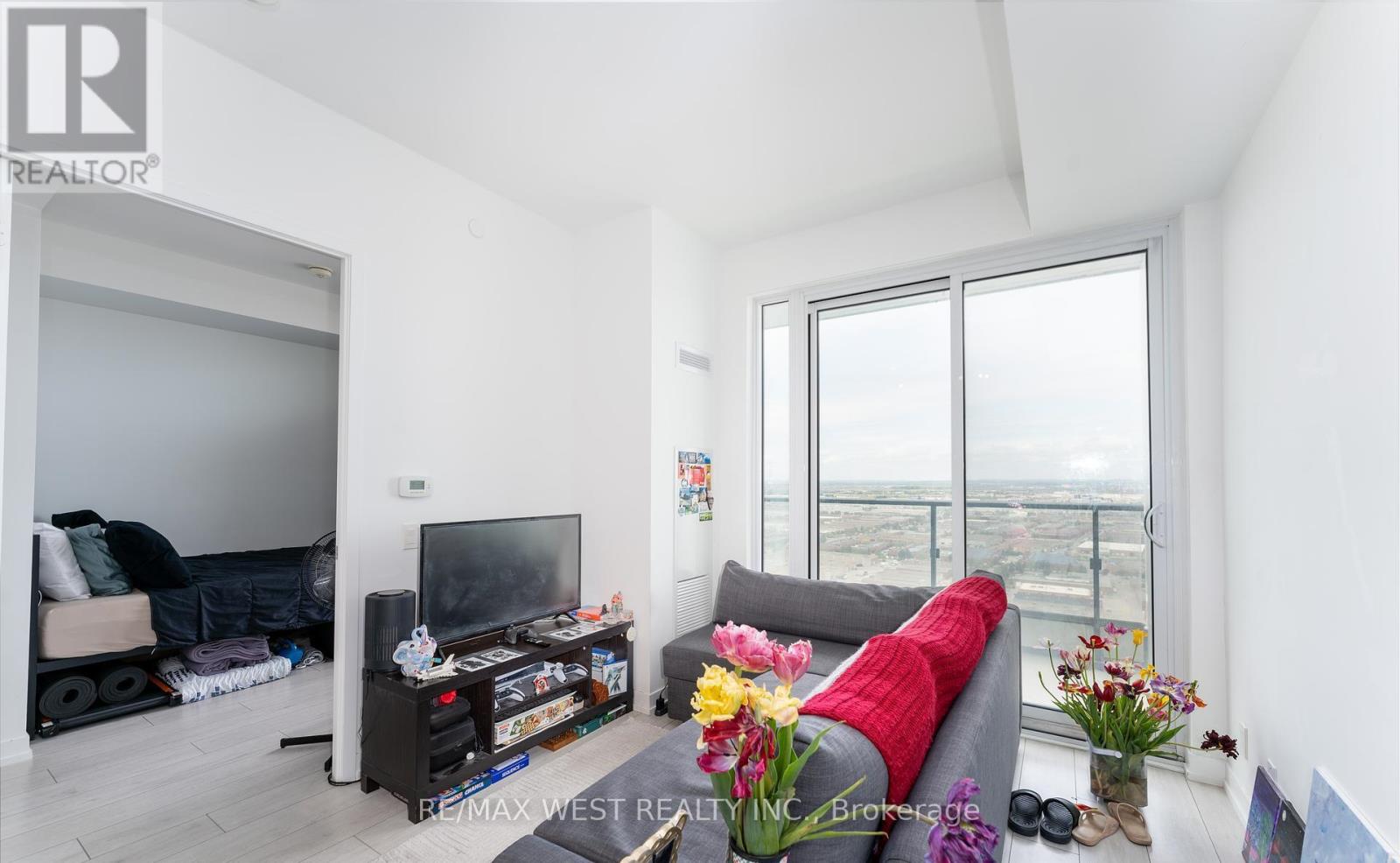 3212 - 898 Portage Parkway, Vaughan, Ontario  L4K 0J6 - Photo 12 - N12986556