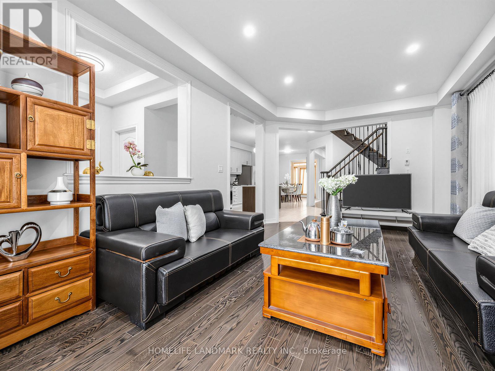 25 Gordon Landon Drive, Markham, Ontario  L6B 0X9 - Photo 3 - N12986576