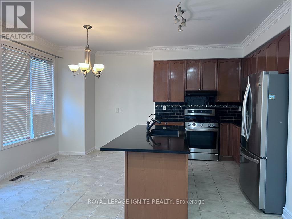 928 Philbrook Drive, Milton, Ontario L9T 0L3 - Photo 9 - W12985862