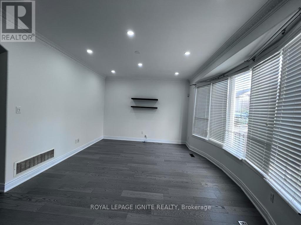 928 Philbrook Drive, Milton, Ontario L9T 0L3 - Photo 8 - W12985862