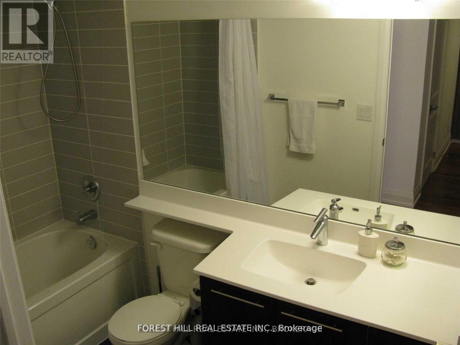 316 - 1 De Boers Drive, Toronto, Ontario  M3J 0G6 - Photo 7 - W12986512