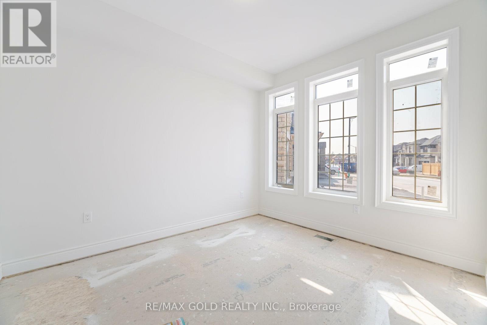 31 Dolomite Drive, Brampton, Ontario  L6P 4R6 - Photo 17 - W12986554