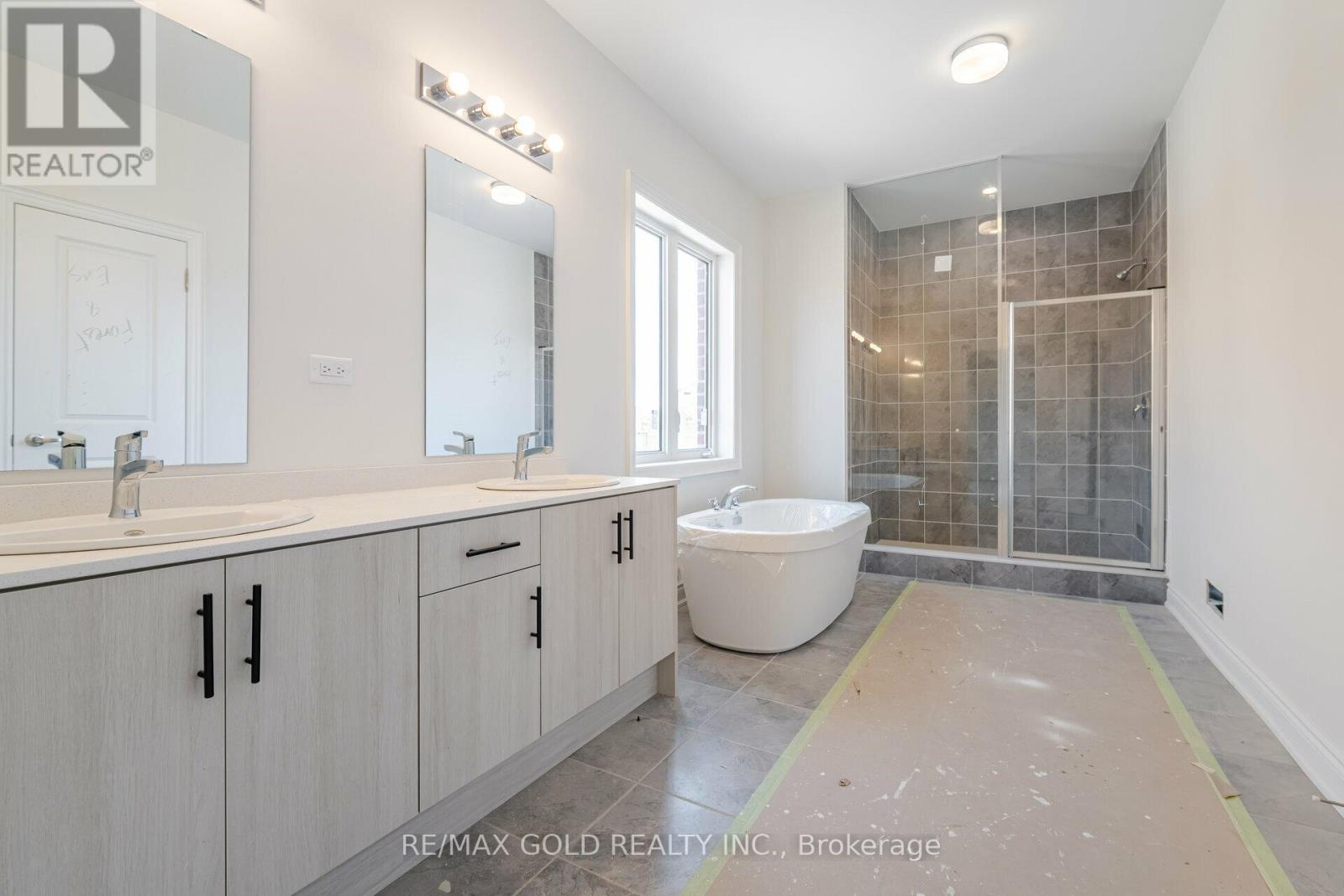 31 Dolomite Drive, Brampton, Ontario  L6P 4R6 - Photo 28 - W12986554