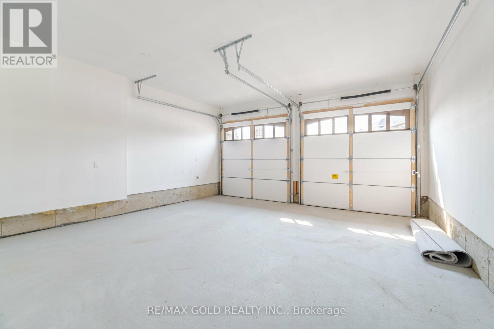 31 Dolomite Drive, Brampton, Ontario  L6P 4R6 - Photo 49 - W12986554