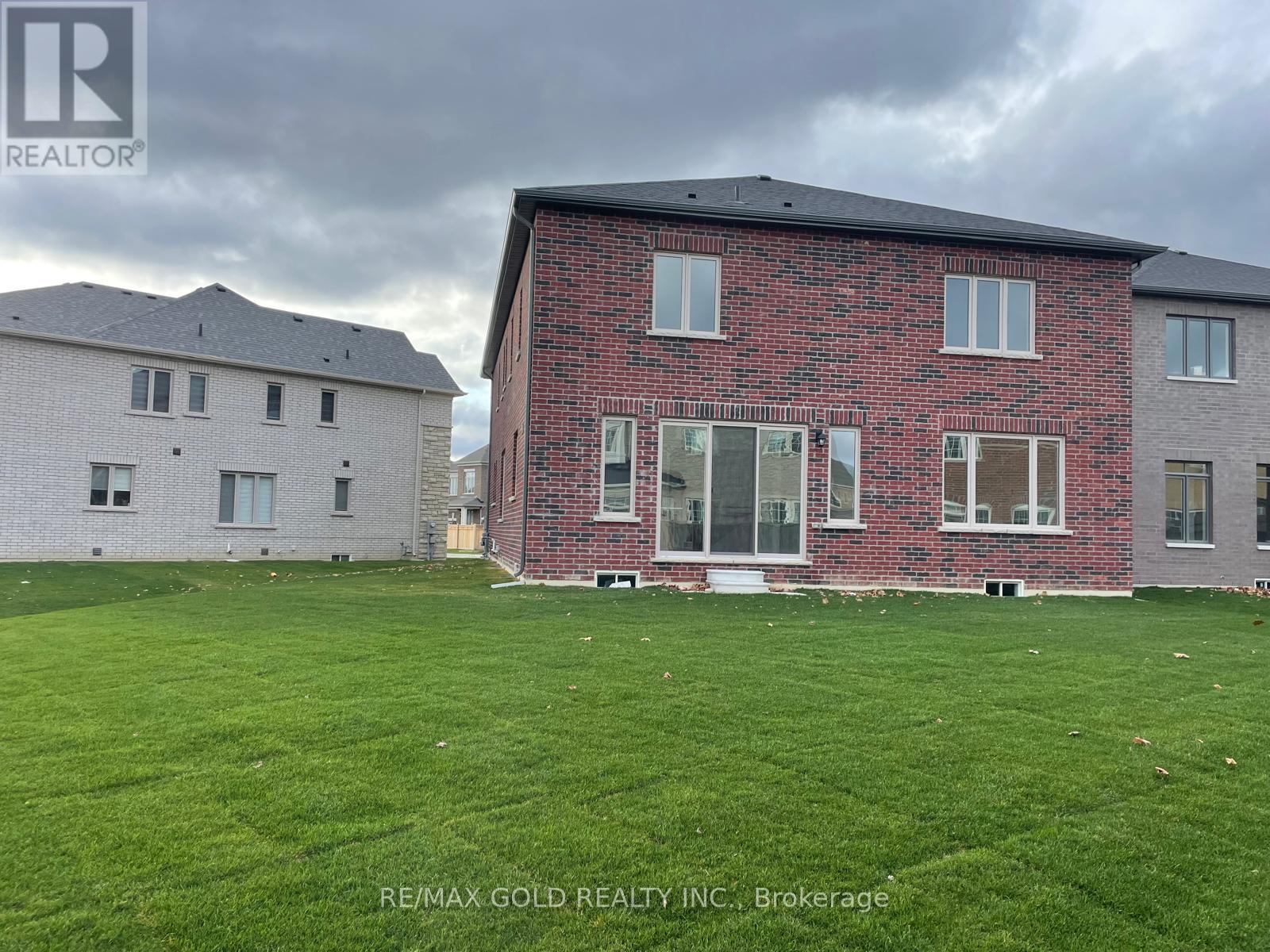 31 Dolomite Drive, Brampton, Ontario  L6P 4R6 - Photo 7 - W12986554