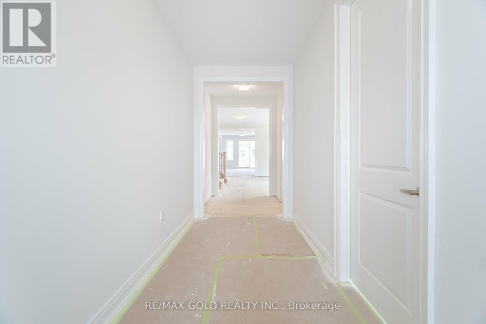 31 Dolomite Drive, Brampton, Ontario  L6P 4R6 - Photo 9 - W12986554