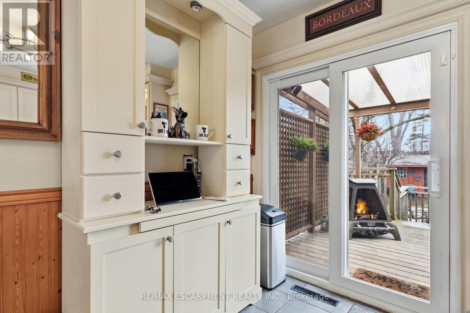 1051 Melvin Avenue, Oakville, Ontario  L6J 2V8 - Photo 13 - W12986568