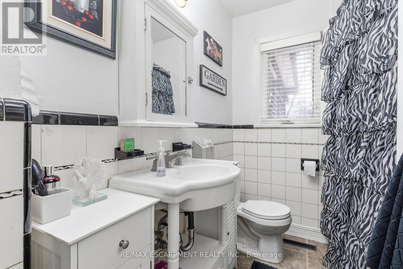 1051 Melvin Avenue, Oakville, Ontario  L6J 2V8 - Photo 15 - W12986568