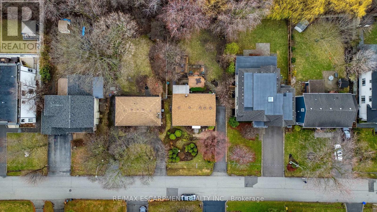 1051 Melvin Avenue, Oakville, Ontario  L6J 2V8 - Photo 21 - W12986568