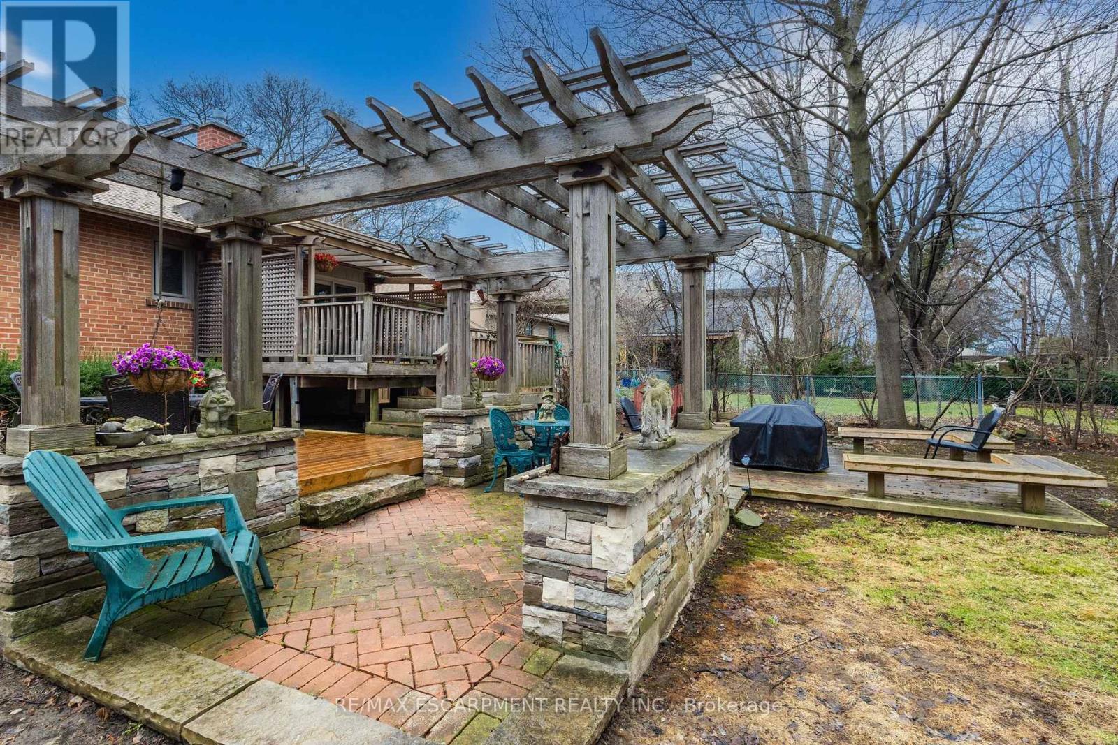 1051 Melvin Avenue, Oakville, Ontario  L6J 2V8 - Photo 7 - W12986568