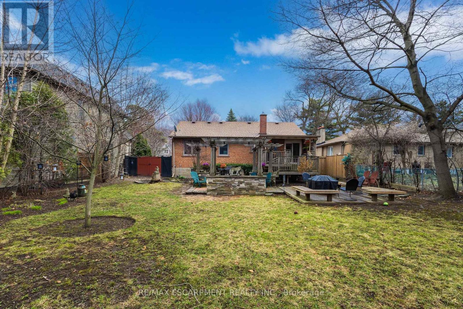 1051 Melvin Avenue, Oakville, Ontario  L6J 2V8 - Photo 8 - W12986568