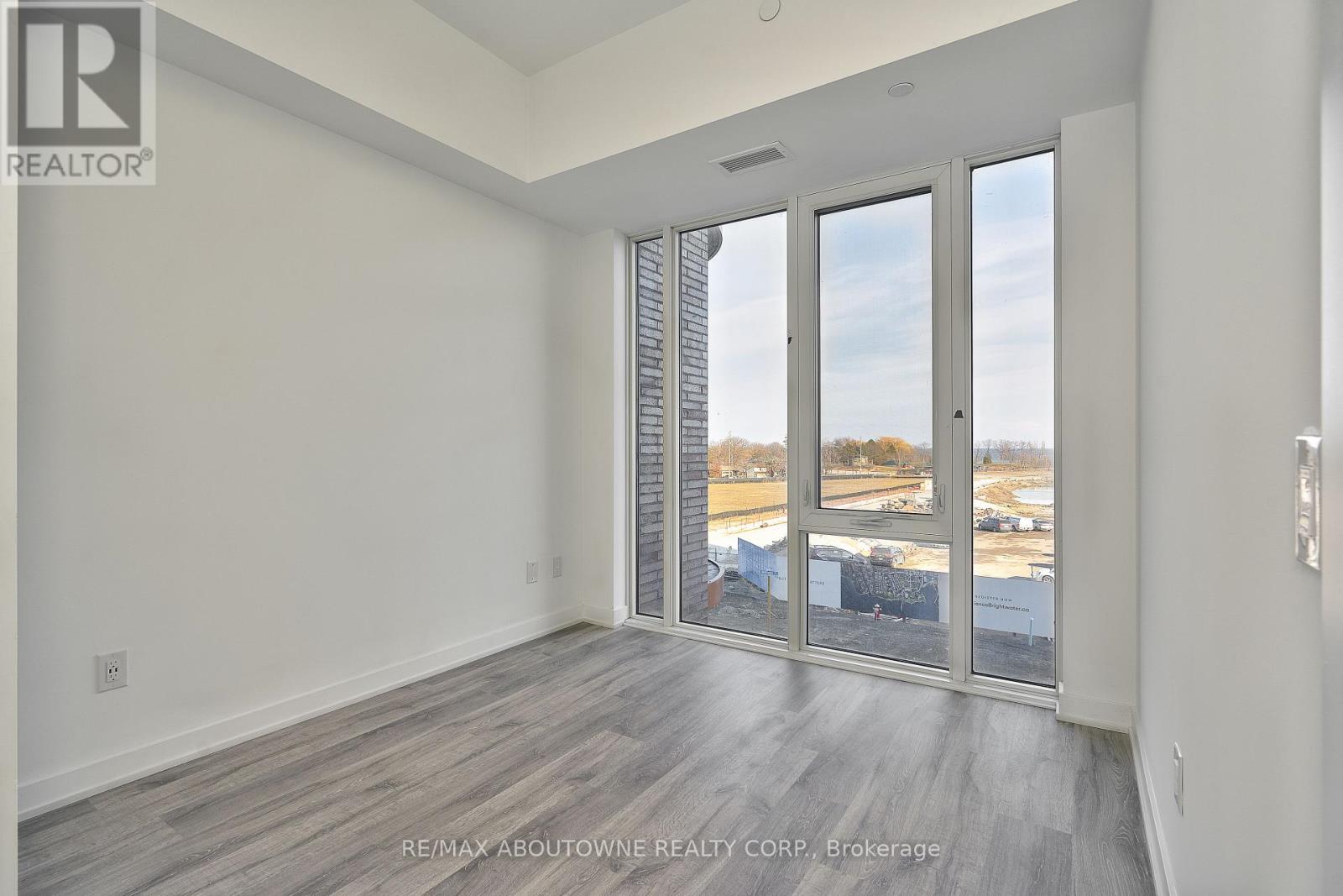 308 - 220 Missinnihe Way W, Mississauga, Ontario  L5H 1G5 - Photo 13 - W12986594