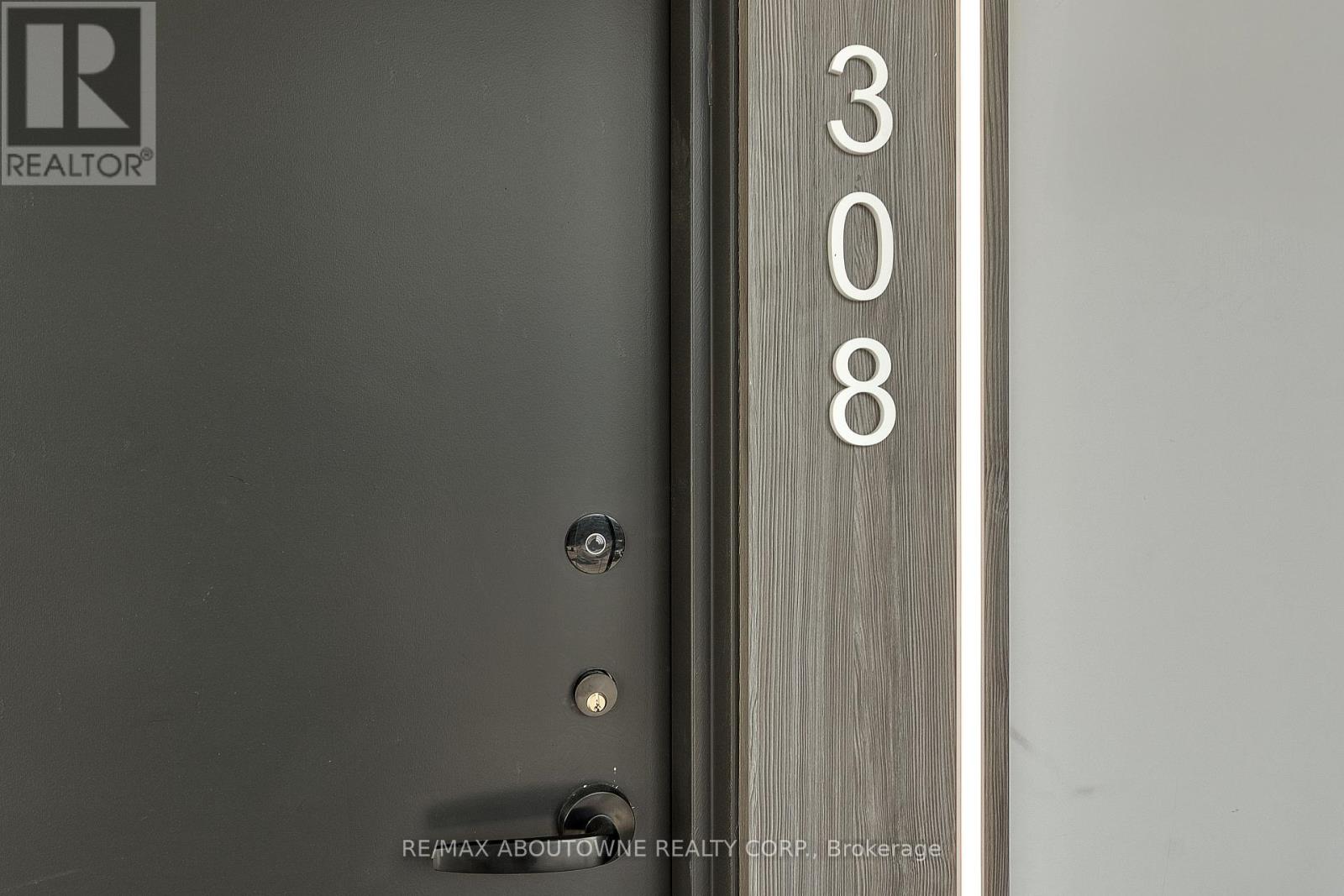 308 - 220 Missinnihe Way W, Mississauga, Ontario  L5H 1G5 - Photo 4 - W12986594