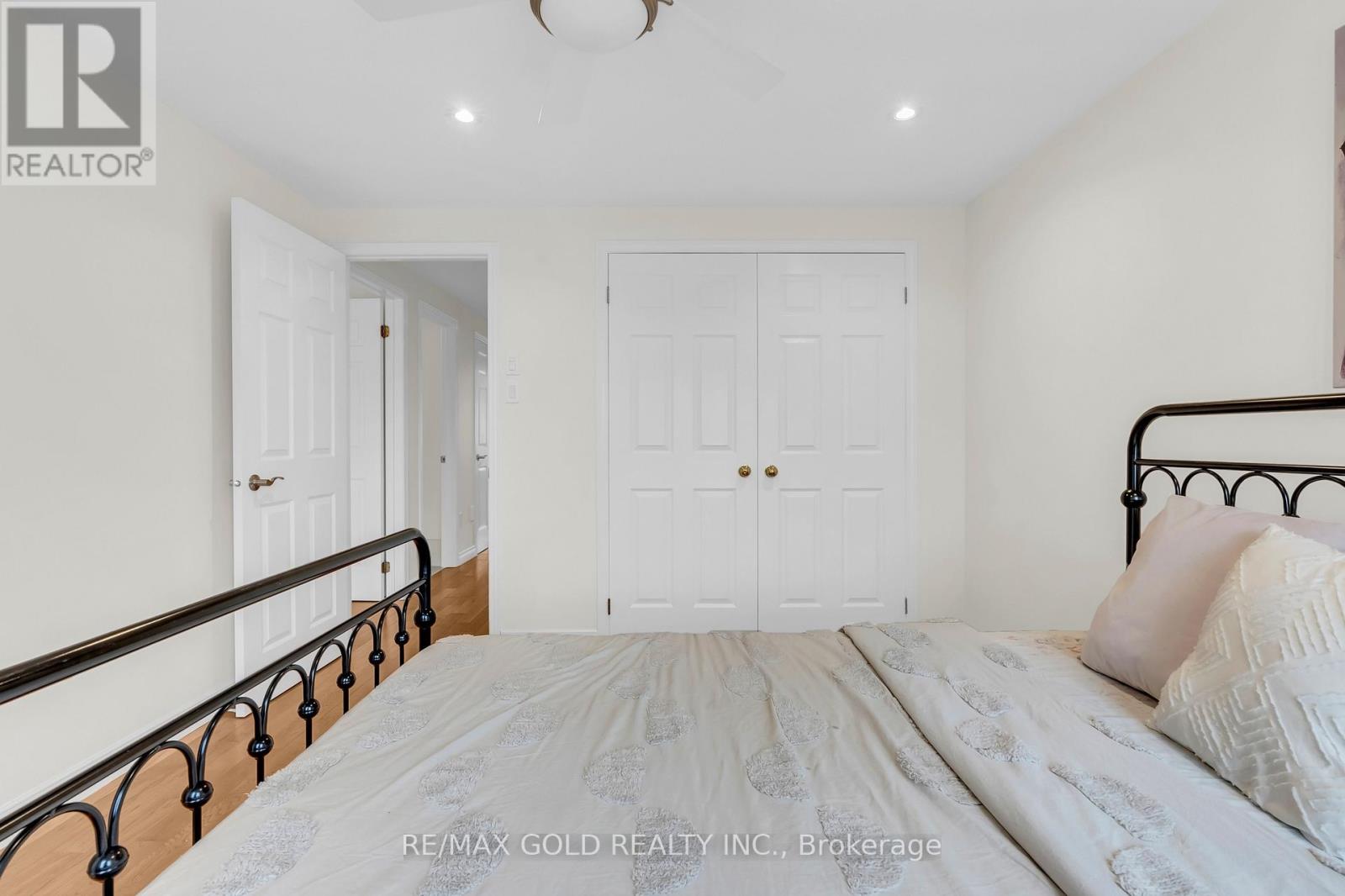 2911 Tradewind Drive, Mississauga, Ontario  L5N 6L2 - Photo 32 - W12986598