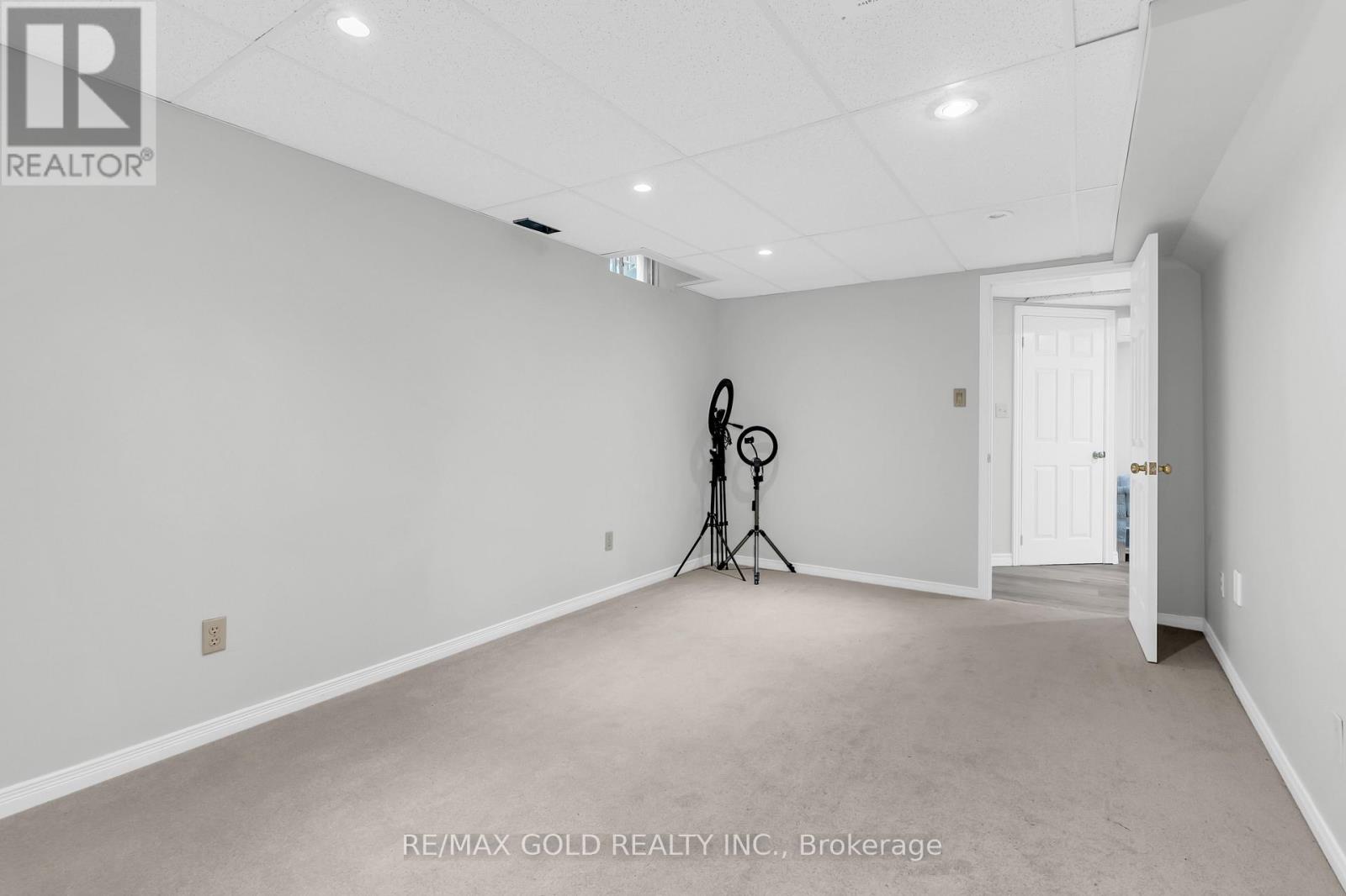 2911 Tradewind Drive, Mississauga, Ontario  L5N 6L2 - Photo 38 - W12986598