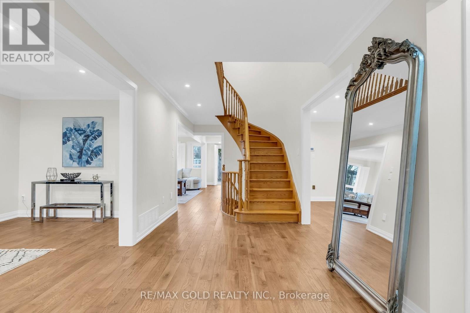 2911 Tradewind Drive, Mississauga, Ontario  L5N 6L2 - Photo 4 - W12986598