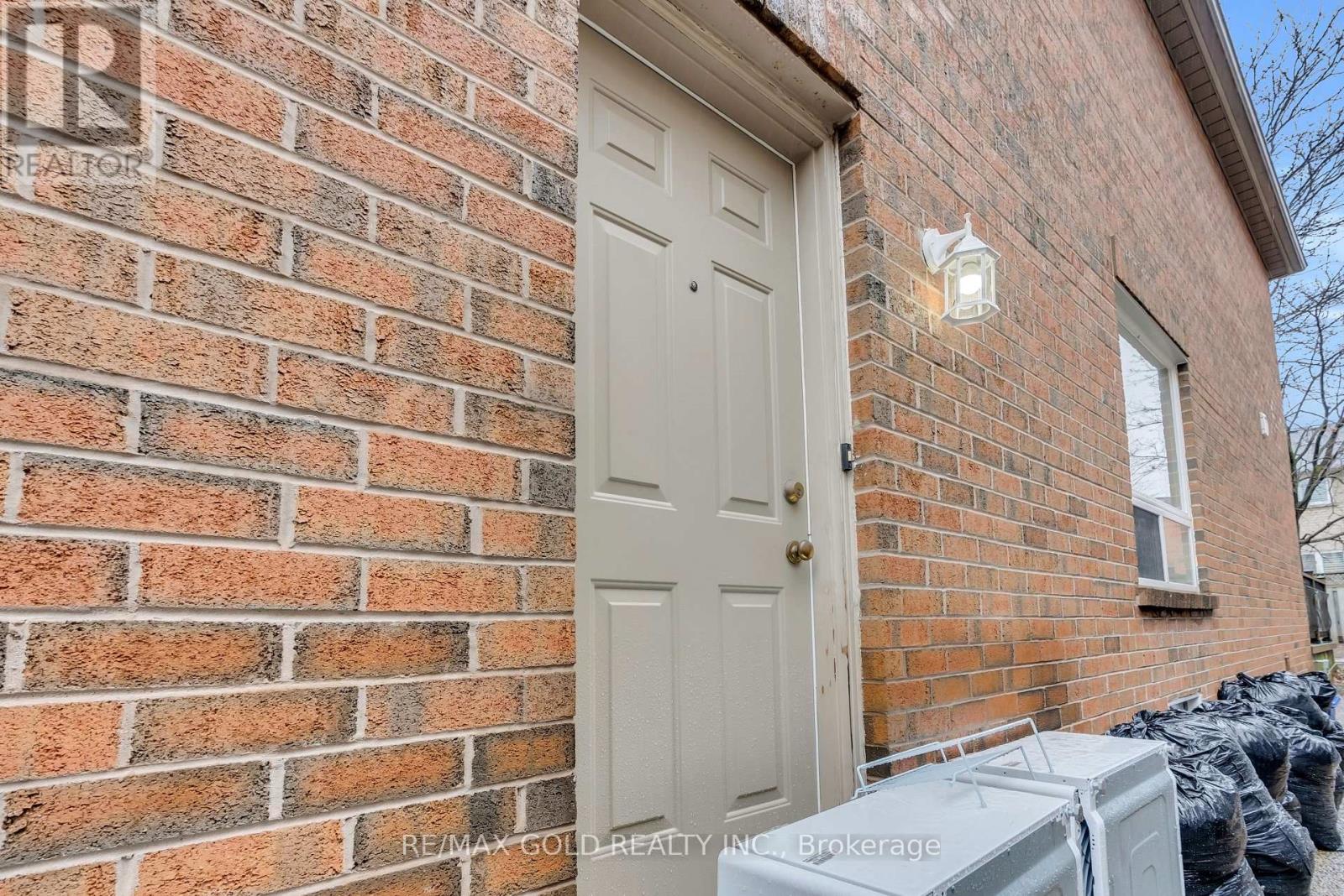 2911 Tradewind Drive, Mississauga, Ontario  L5N 6L2 - Photo 43 - W12986598