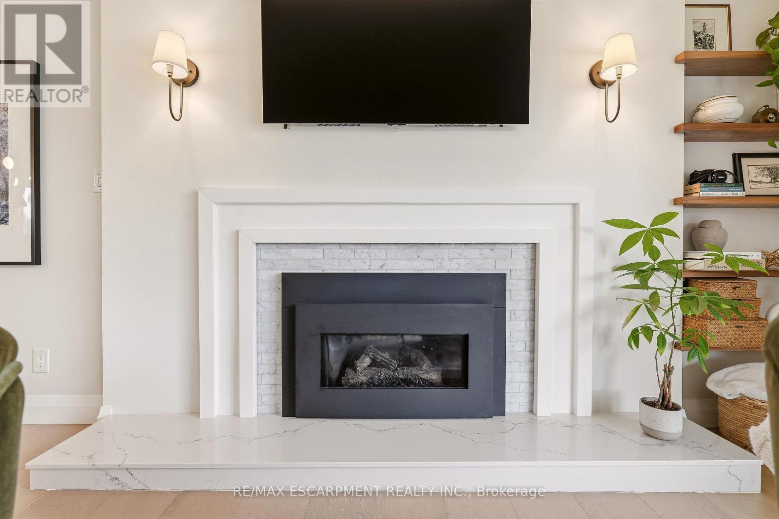 4046 Grapehill Avenue, Burlington, Ontario  L7L 1R2 - Photo 13 - W12986606