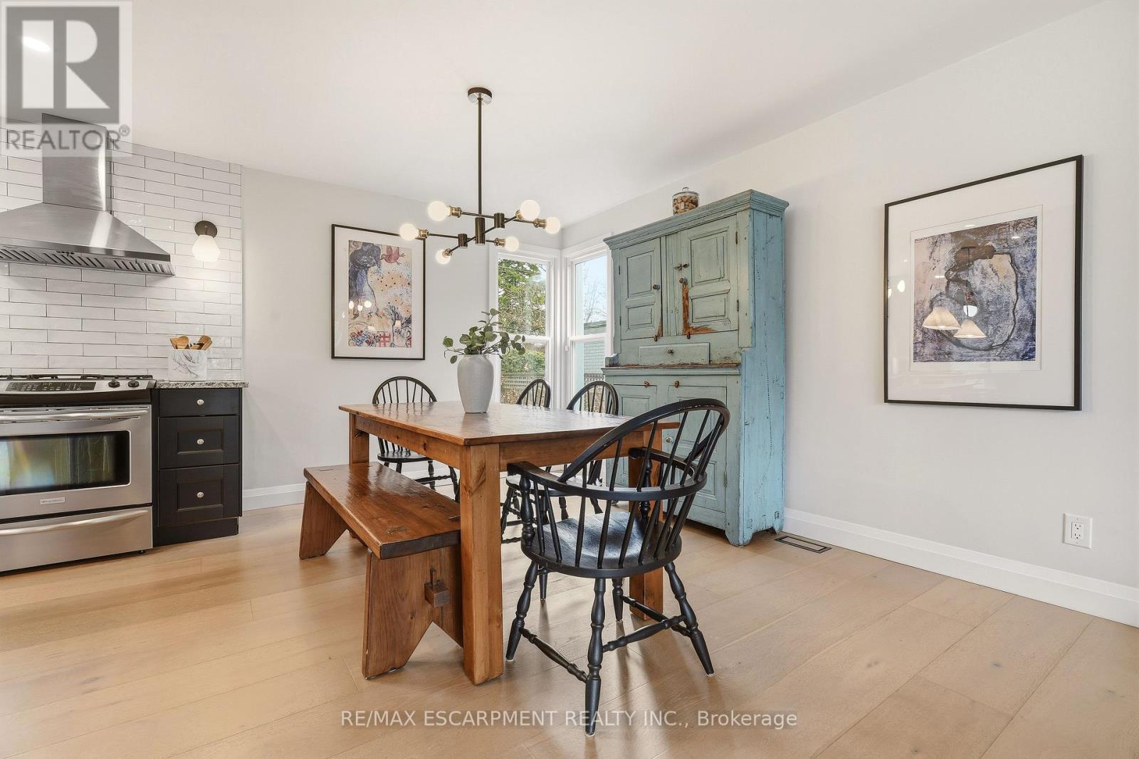 4046 Grapehill Avenue, Burlington, Ontario  L7L 1R2 - Photo 14 - W12986606