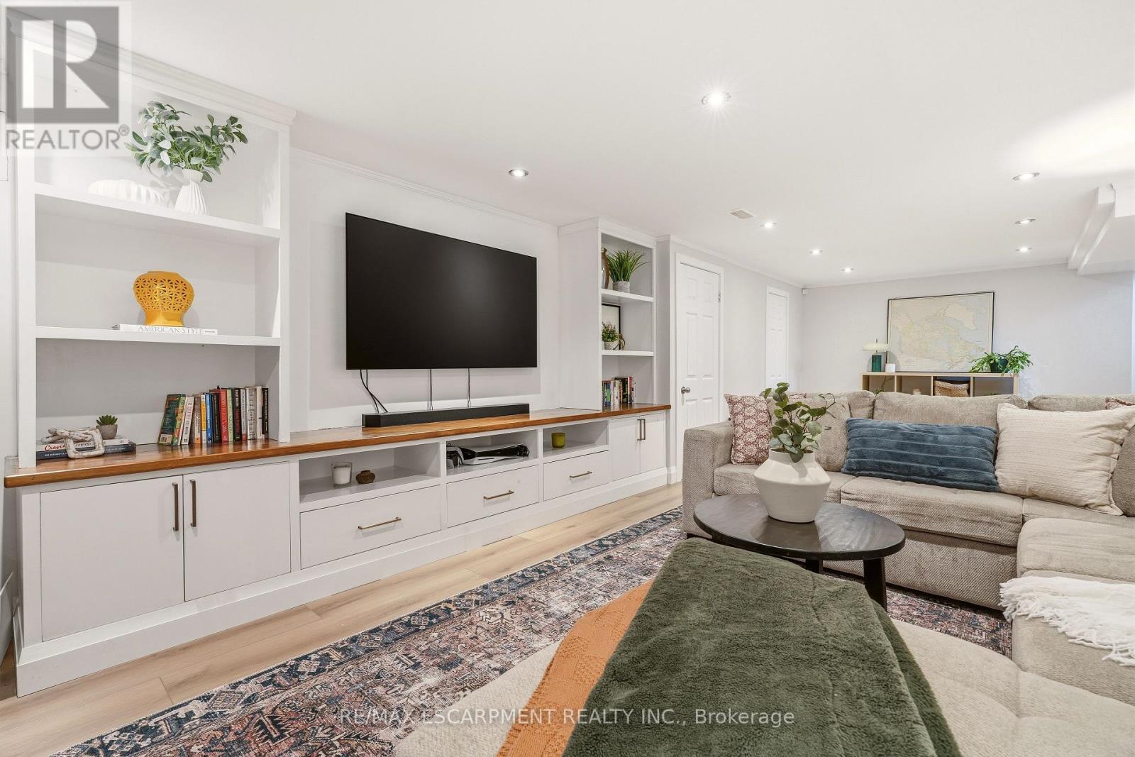 4046 Grapehill Avenue, Burlington, Ontario  L7L 1R2 - Photo 34 - W12986606