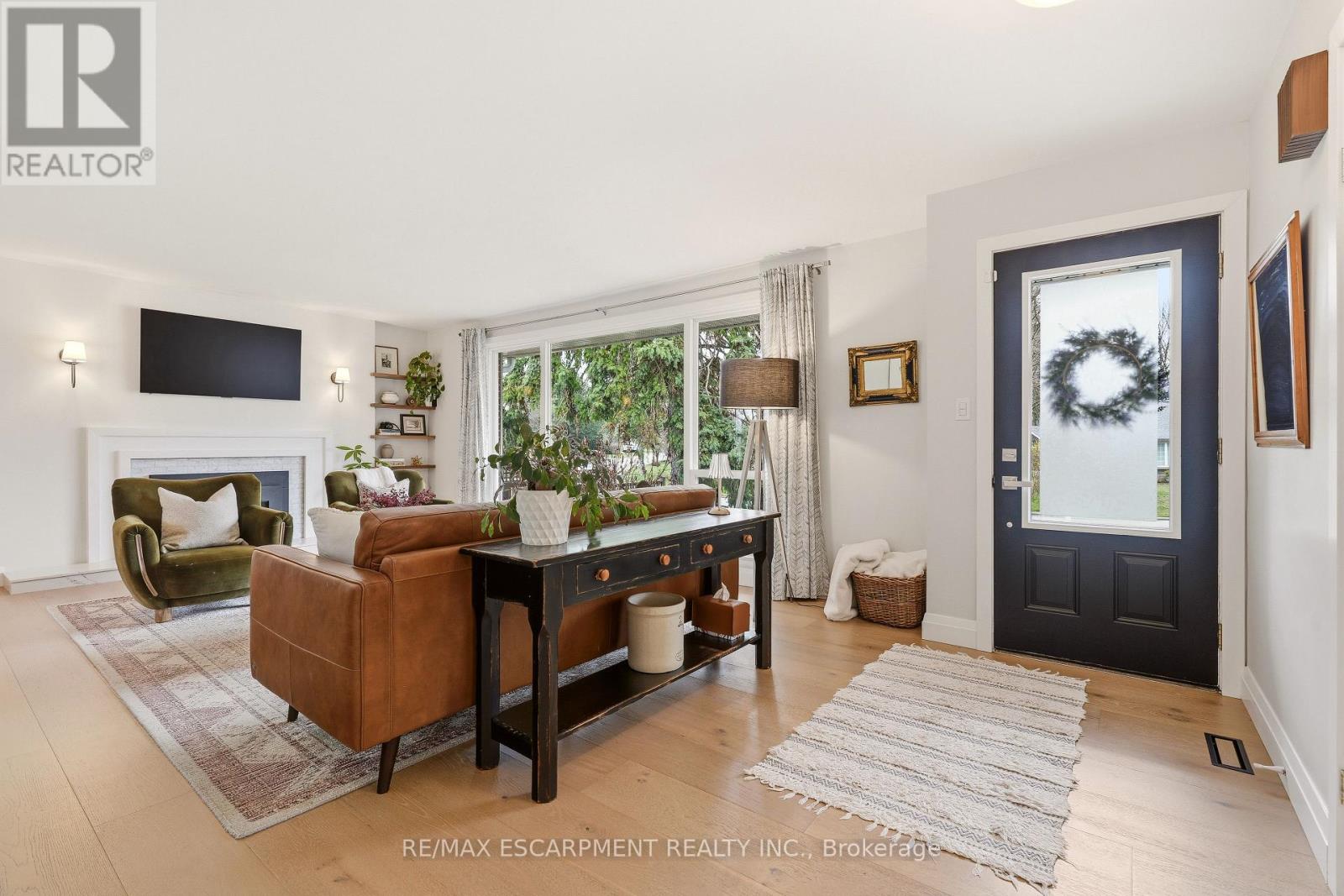 4046 Grapehill Avenue, Burlington, Ontario  L7L 1R2 - Photo 4 - W12986606