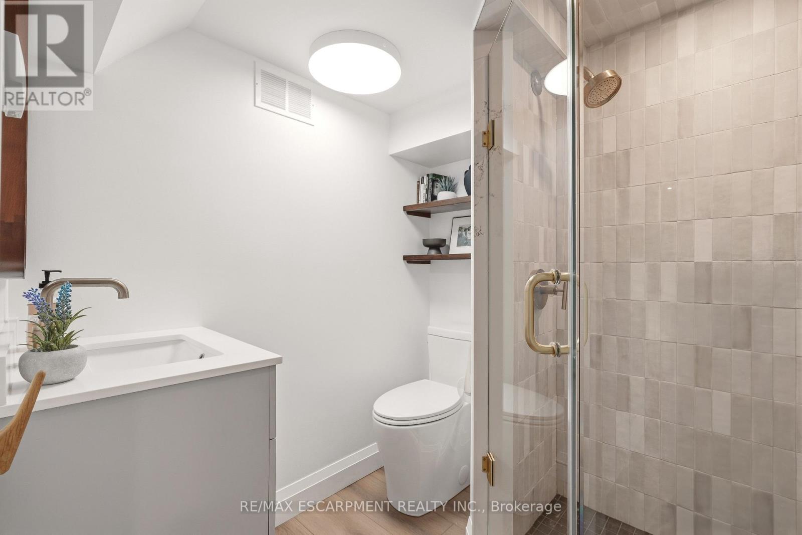 4046 Grapehill Avenue, Burlington, Ontario  L7L 1R2 - Photo 40 - W12986606