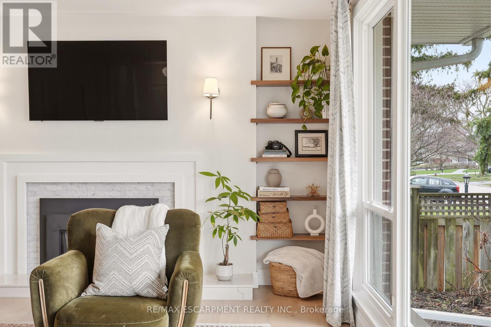 4046 Grapehill Avenue, Burlington, Ontario  L7L 1R2 - Photo 7 - W12986606