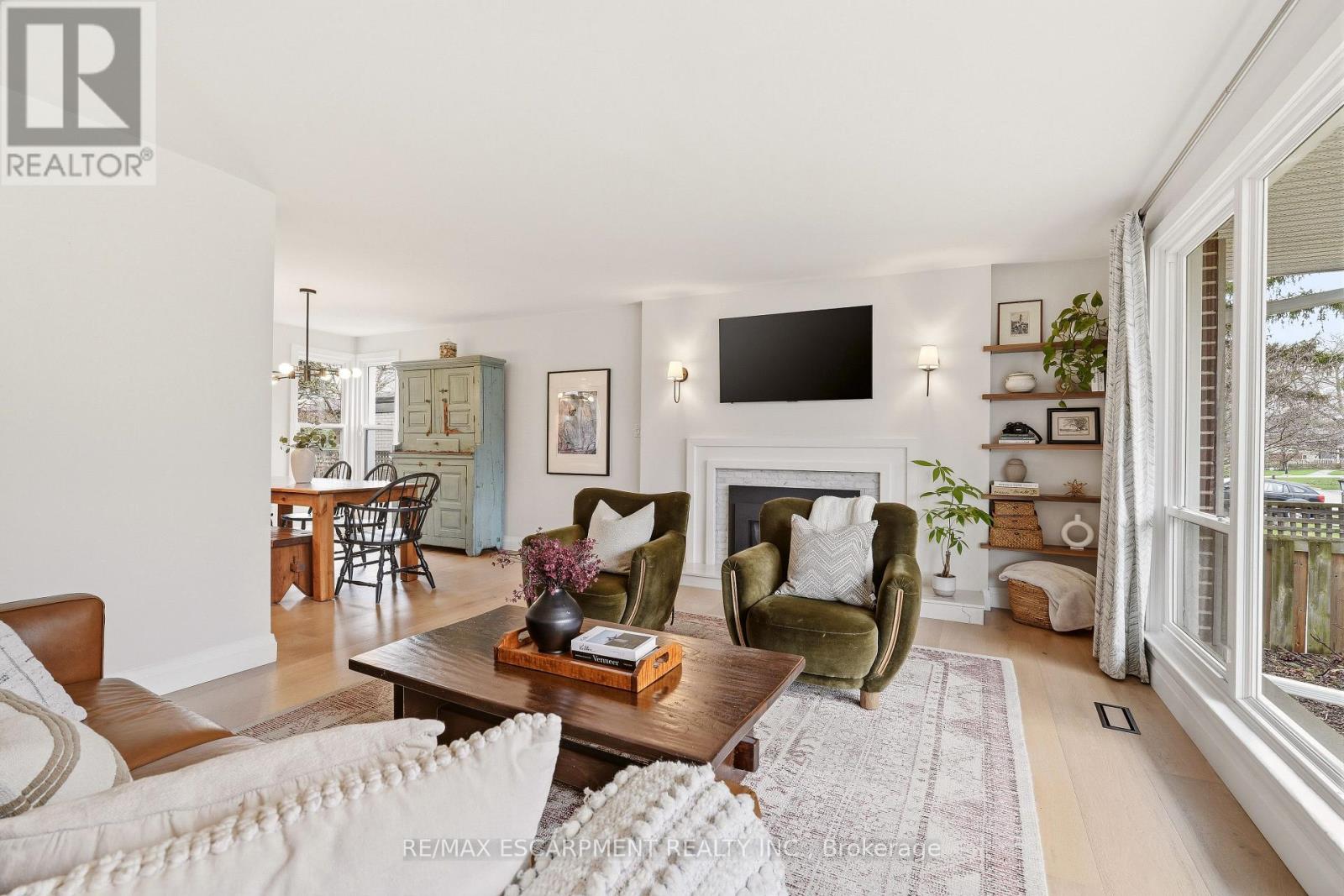 4046 Grapehill Avenue, Burlington, Ontario  L7L 1R2 - Photo 8 - W12986606