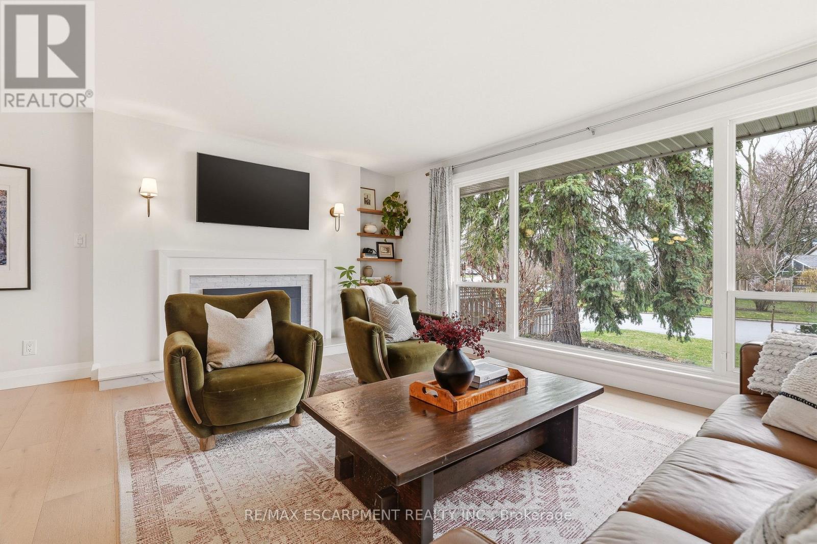 4046 Grapehill Avenue, Burlington, Ontario  L7L 1R2 - Photo 9 - W12986606