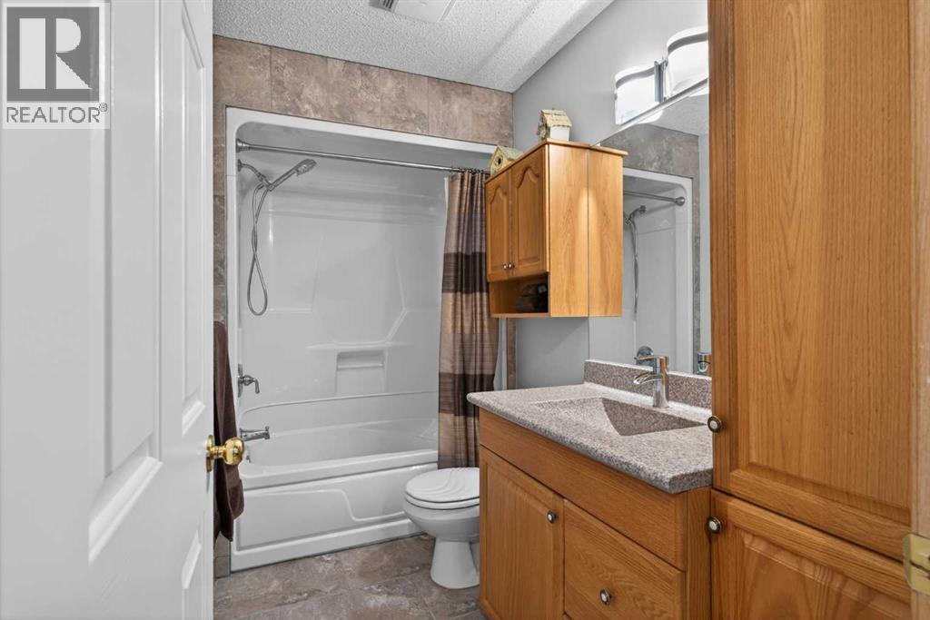 129 Bridlecreek Green Sw, Calgary, Alberta  T2Y 3N6 - Photo 31 - A2299959