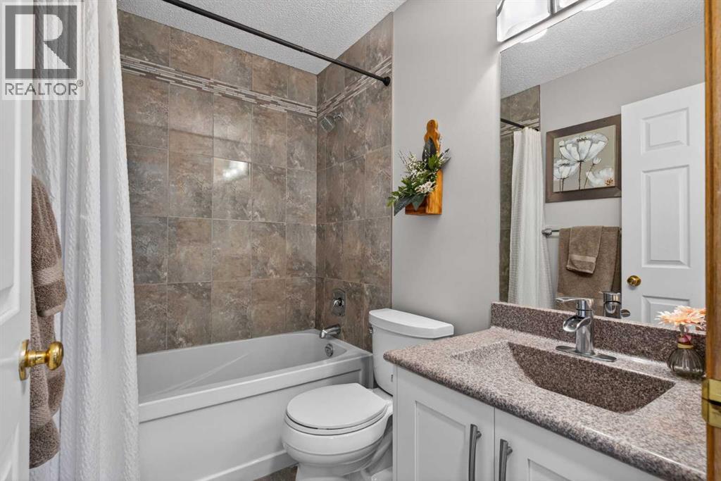 129 Bridlecreek Green Sw, Calgary, Alberta  T2Y 3N6 - Photo 22 - A2299959