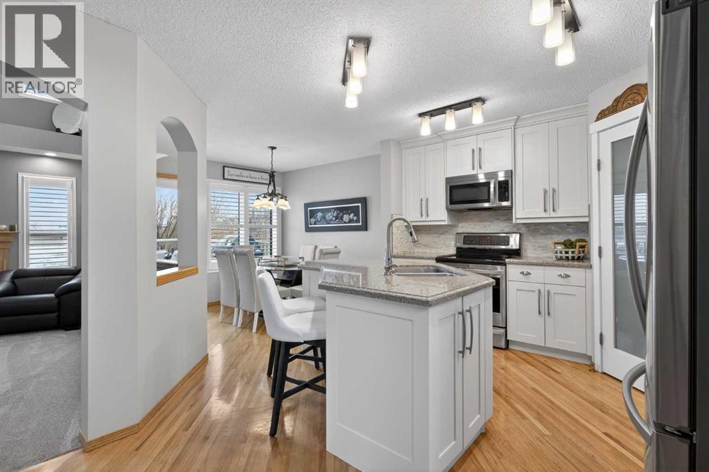 129 Bridlecreek Green Sw, Calgary, Alberta  T2Y 3N6 - Photo 6 - A2299959