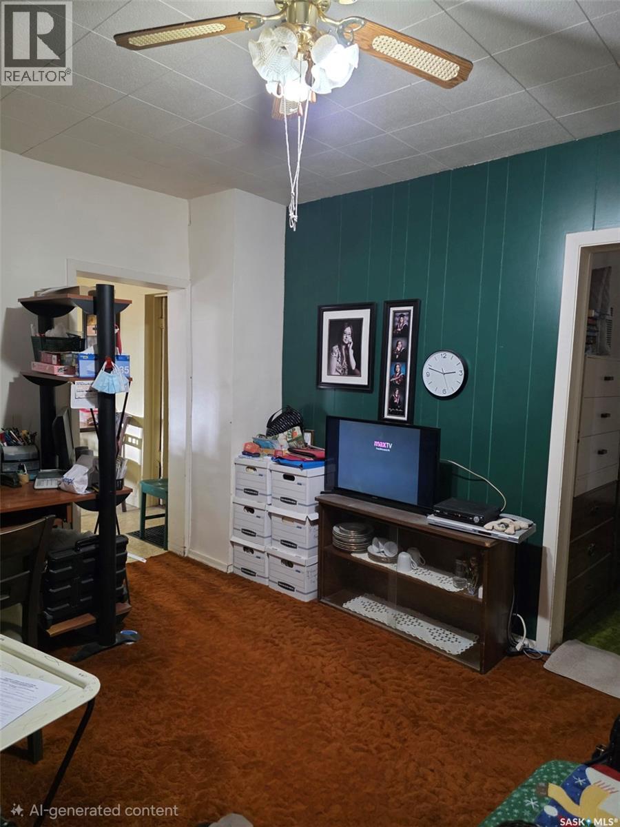 604 3rd Avenue, Swift Current, Saskatchewan  S9H 0S9 - Photo 5 - SK032653