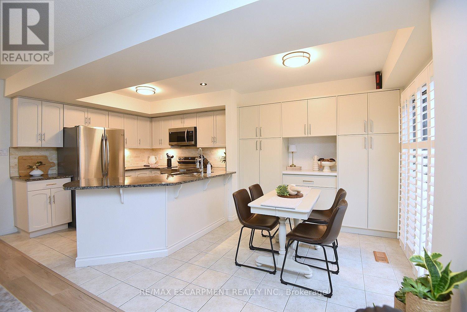 35 - 18 Cedar Street, Grimsby, Ontario  L3M 5M8 - Photo 17 - X12986520